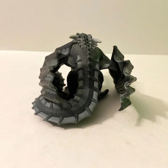 2018 Game of Thrones Wight Viserion 6 Inch Long Titans  Vinyl Dragon Figure - Picture 13 of 16